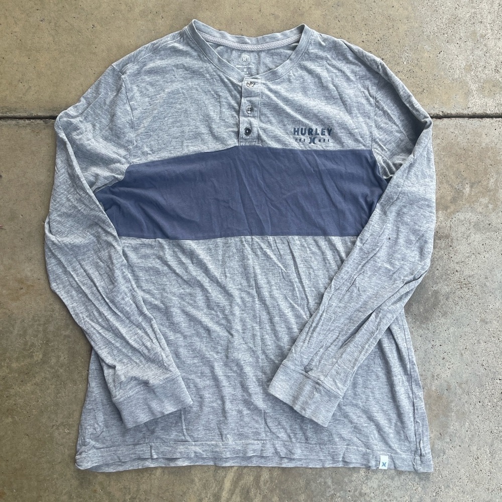 Hurley Gray Size Medium Black Long Sleeve Henley Chest Stripe w/3 buttons